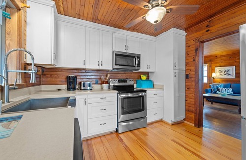 Nags Head Cottage | Historic Cottage + Oceanside + Nags Head NC + Ridge Retreat II