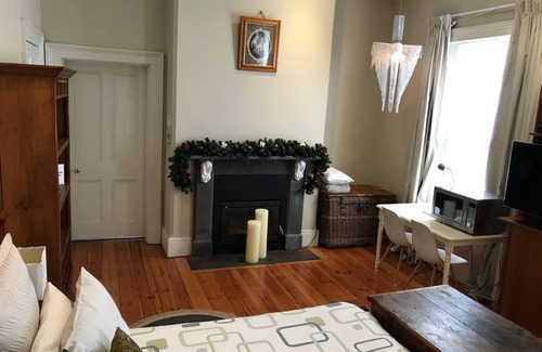 Gawler Bed & Breakfast | Historic Courthouse with stunning bathroom- doorstep to Barossa