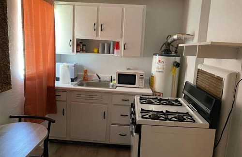 Valdosta House | Historic Cozy Apartment near Hospital & VSU -SF