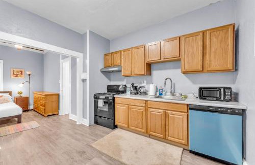 University Circle Apartment | Historic Cozy Haven in Little Italy