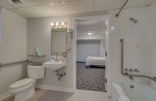 Music Row Hotel | Historic Dorm Room in Music Row!