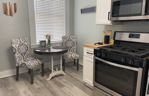 Chillicothe Apartment | Historic Downtown Chillicothe 1840's Loft