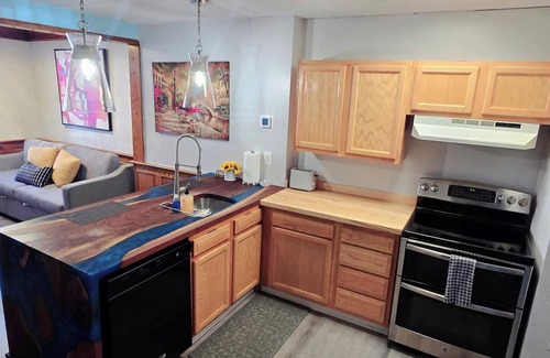 Frederick House | Historic Downtown Frederick Townhome with Private Parking