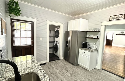 Sanford Apartment | Historic Downtown Haven