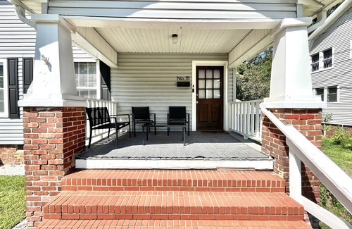 Sanford Apartment | Historic Downtown Haven