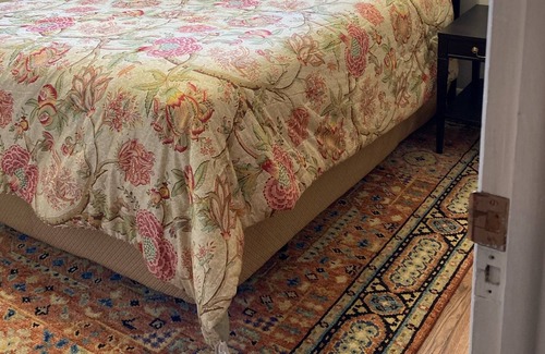 Windsor House | Historic Downtown Home - Walk to the lake and restaurants!