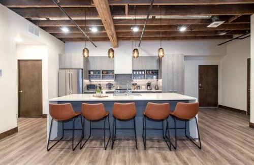 Downtown Spokane Apartment | Historic Downtown Loft with King Bed and Wifi