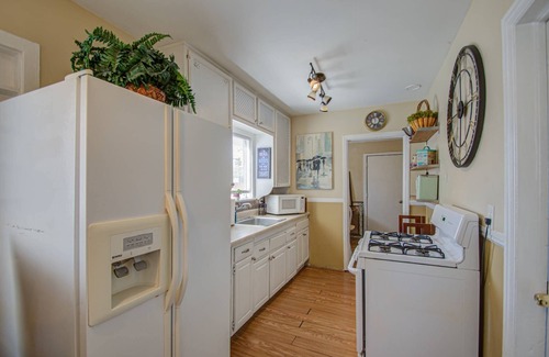 Garfield House | Historic Downtown Phoenix Retreat: Dog-Friendly, Walkable, and Perfect for Events & Entertainment!