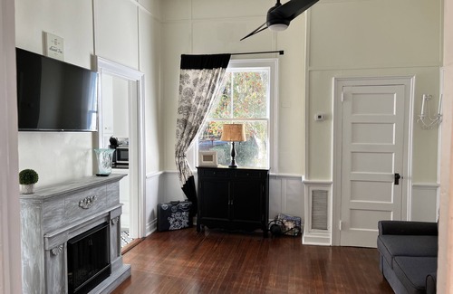 Summerville Historic District Cottage | Historic DRs Cottage frm 1864 w charm of modern getaway Travel RN/Corp contract