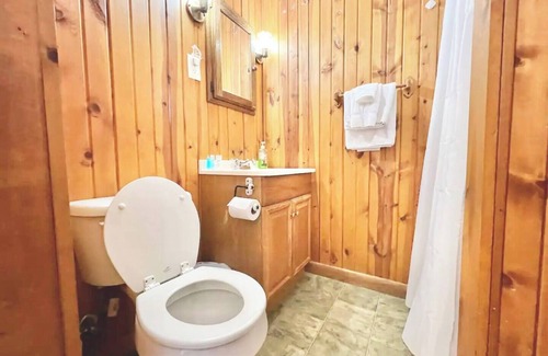 Dailey House | Historic DTC Lodge #8 - Cozy 1 Bedroom