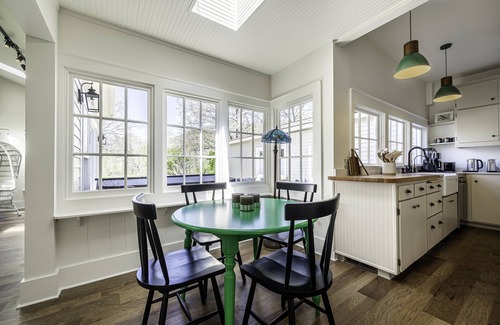 Ashland Other | Historic Dunn Ranch Ashland Oregon. Sleeps 12 to 14 Great for large groups.n