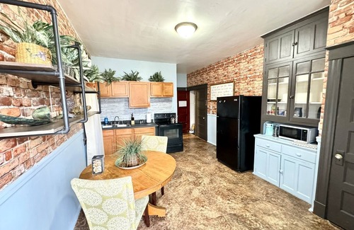 St. Louis Apartment | Historic Dutchtown Delight with King Bed