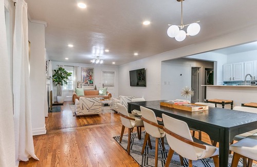 Corridor South House | Historic Elegance in Crown Heights - Steps to Parks, Minutes to Fun