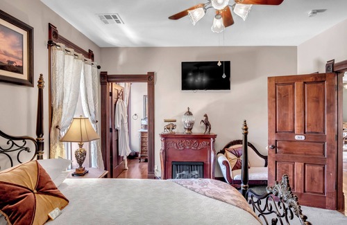 Marion Hotel | Historic Elgin Hotel