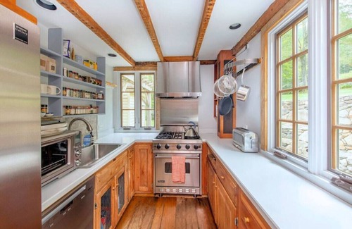 West Cornwall House | Historic Estate - 5 min to Mohawk Mt Ski Resort