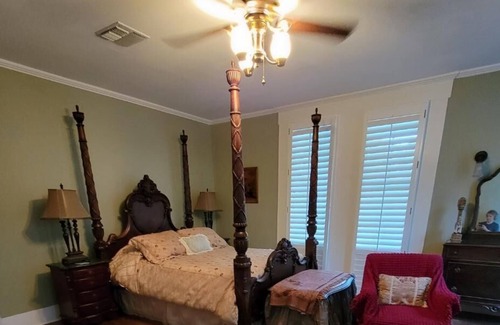 Franklin Bed & Breakfast | Historic Fairfax Bed and Breakfast