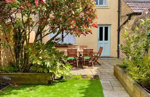 Frome House | Historic Family Cottage - Central Frome