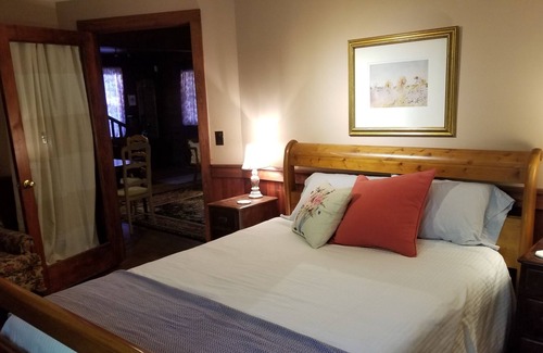 Moultrie House | Historic family home near downtown & diving well. Lovingly furnished, large lot