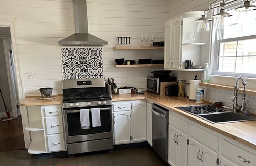 Rivermont House | Historic family home on Rivermont, with all of the modern amenities.