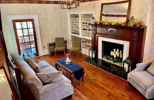 Luray House | Historic Farm Cottage Perfect for Groups and Horseback Riding in Virginia