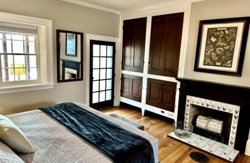 Luray House | Historic Farm Cottage Perfect for Groups and Horseback Riding in Virginia