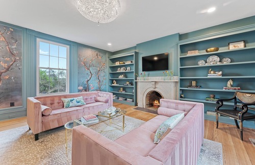 Bowling Green House | Historic Farmhouse Mansion w/8 working fireplaces
