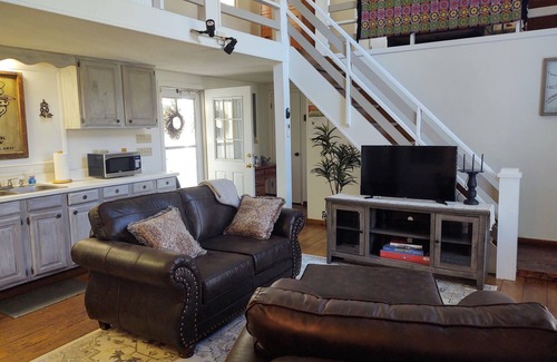 Rutherfordton Other | Historic Farmhouse Guest Quarters