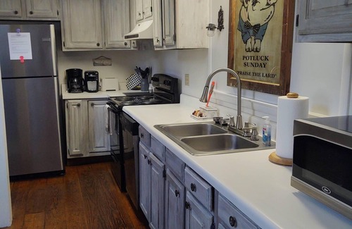 Rutherfordton Other | Historic Farmhouse Guest Quarters
