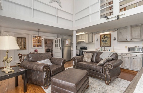 Rutherfordton Other | Historic Farmhouse Guest Quarters