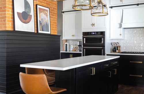 Ava Other | Historic farmhouse w/hot tub, chef's kitchen and king en suite! Private & luxe!