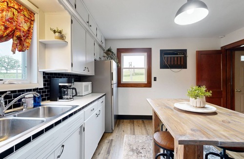 Darlington House | Historic farmhouse with WiFi, dog-friendly, close to rec trails