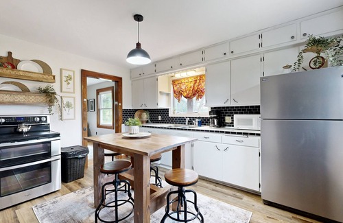 Darlington House | Historic farmhouse with WiFi, dog-friendly, close to rec trails