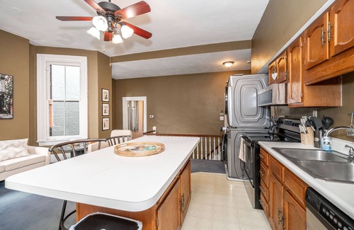 Latonia Condo | Historic Gem Russell Suite 3 – A Downtown Dream! Walk to Dining & Riverfront