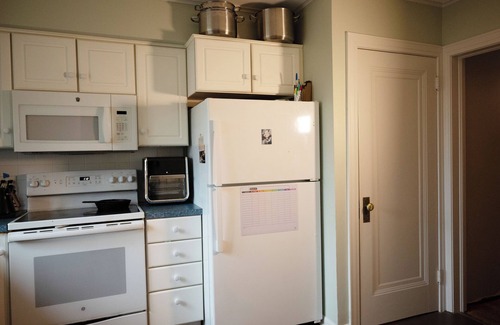 Ypsilanti House | Historic Gem w/Modern Touches — Cozy Nature Retreat Walkable to Downtown Ypsi