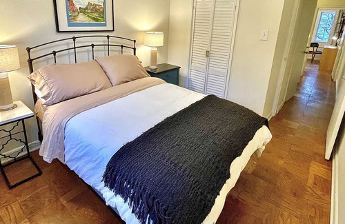 Georgetown House | Historic Georgetown Rowhome ~ Slps 5!