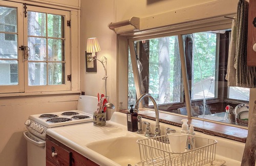 Empire Cottage | Historic Glen Lake Cottage with Private Waterfront & Dock