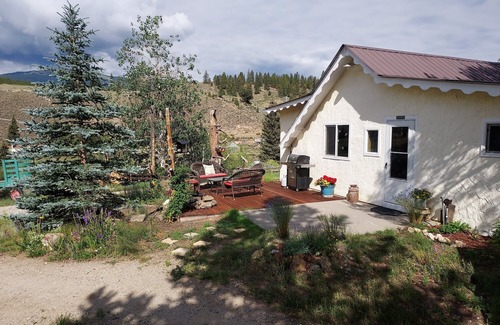 Buena Vista House | Historic Granite Home on the Arkansas River.