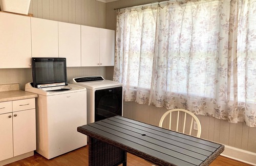 Richmond Hill House | Historic Henry Ford built charming 3-bedroom house in center of Richmnd Hill.