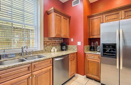 Kayton - Frazier Area House | Historic Hideaway on Forsyth