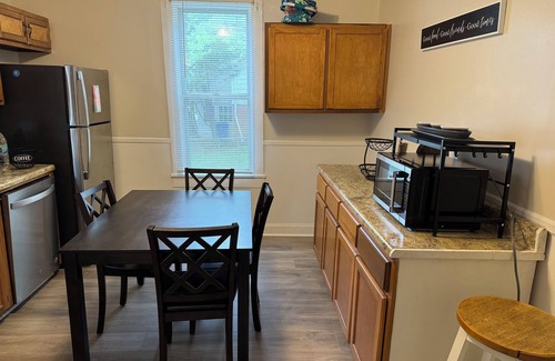 Cleveland House | Historic Highland Retreat n Near Lee University & n Downtown Cleveland