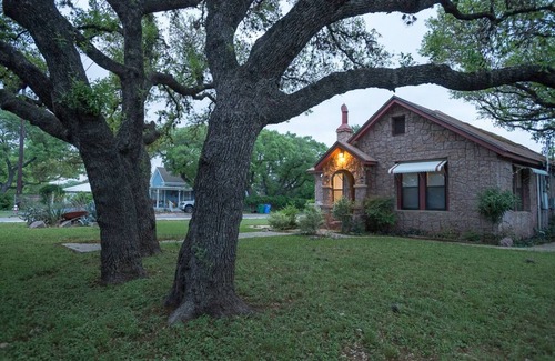 Johnson City Cottage | Historic Hill Country Cottages
