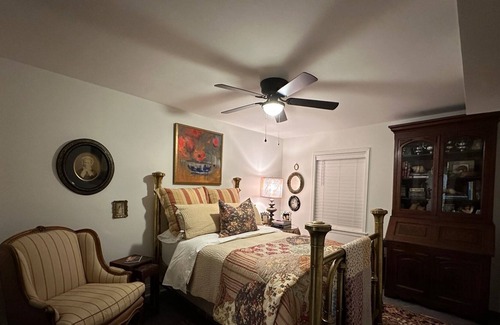 Columbus House | Historic home from 1835 restored with sensible modern touches.