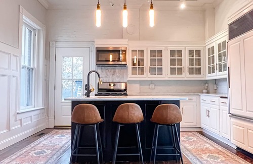 Northside District House | Historic Home in Downtown Lexington- Maryland Manor