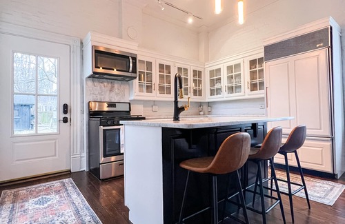 Northside District House | Historic Home in Downtown Lexington- Maryland Manor