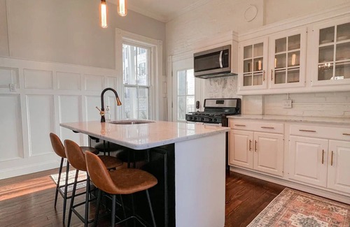 Northside District House | Historic Home in Downtown Lexington- Maryland Manor