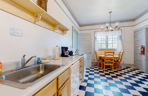 Coupeville House | Historic home overlooking Admiralty Bay, next to Fort Casey State Park