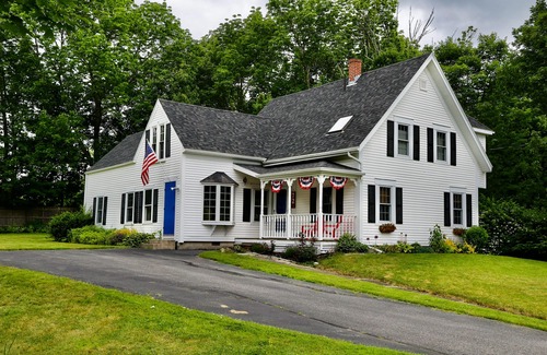 Warren House | Historic Home w/Gas Fireplace, Fast WiFi, & Private W/D - Snowbird-Friendly