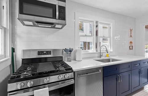 Fort Pierce House | Historic Home with Modern Upgrades - Prime Downtown Location