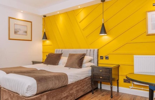 Ipswich Hotel | Historic Ipswich Escape: Indoor Pool & Sauna Access, Enjoy Scenic Garden Views