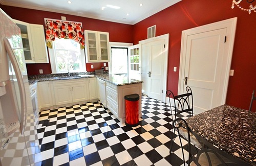Beach Institute House | Historic John Starr 1892 Home! Pet Friendly 3 Bedroom Masterpiece!